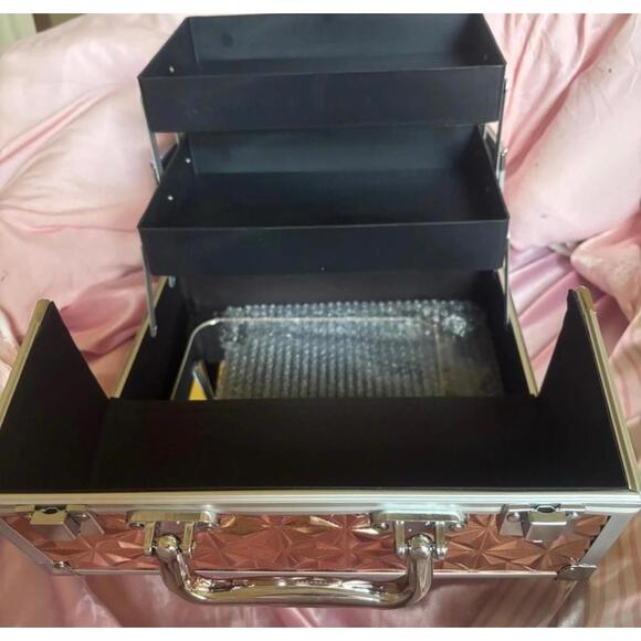 Makeup case - Picture 3 of 3